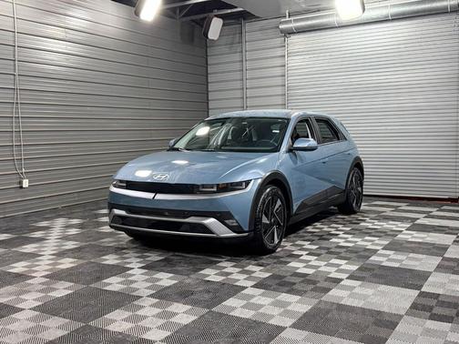 2025 Hyundai IONIQ 5 SE Standard Range