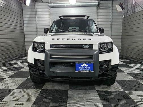 2023 Land Rover Defender 90 X-Dynamic SE AWD Mild Hybrid SUV w/Off-Road Pkg
