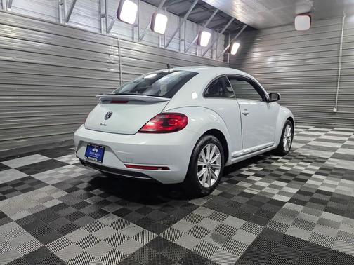 2017 Volkswagen Beetle 1.8T SE