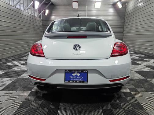 2017 Volkswagen Beetle 1.8T SE