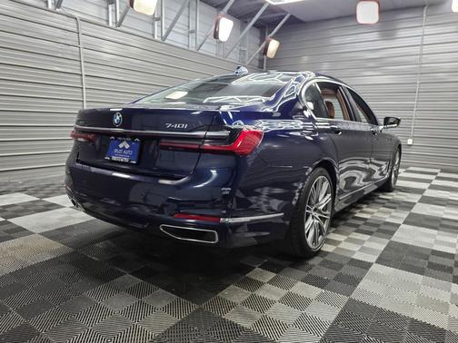 Tanzanite Blue II Metallic 2022 BMW 740 i xDrive