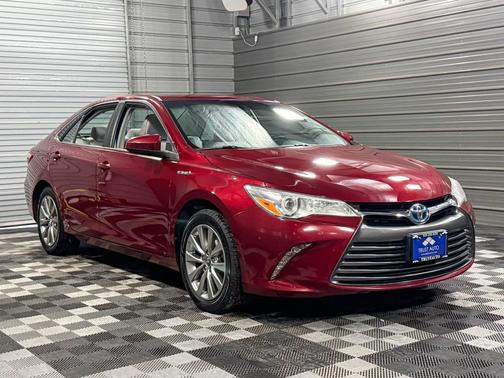 2017 Toyota Camry Hybrid XLE