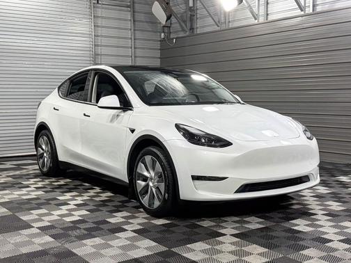 2024 Tesla Model Y Long Range AWD SUV w/Full Self-Driving Capability