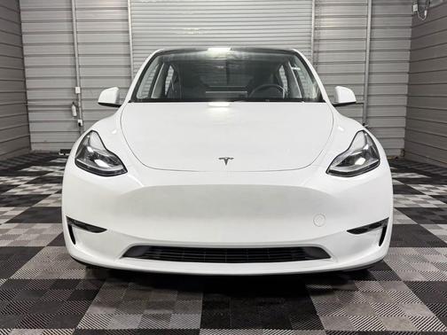 2024 Tesla Model Y Long Range AWD SUV w/Full Self-Driving Capability