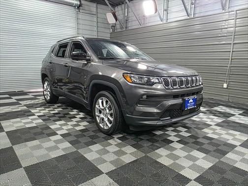 2023 Jeep Compass Latitude Lux