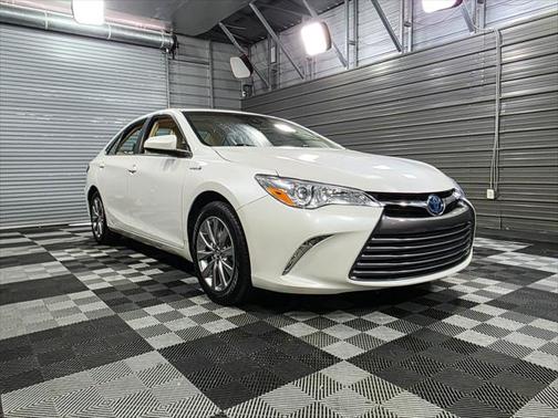 2017 Toyota Camry Hybrid XLE