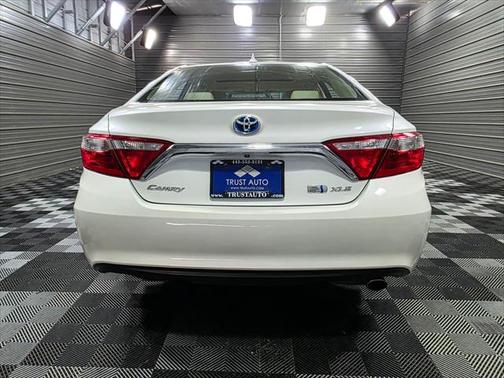 2017 Toyota Camry Hybrid XLE