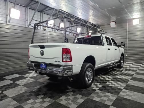 2024 RAM 3500 Tradesman 4WD Crew Cab 6-Pass 8FT Bed 6.4L Hemi V8 Pickup Truck w/Roof Racks/Chrome Appearance Group