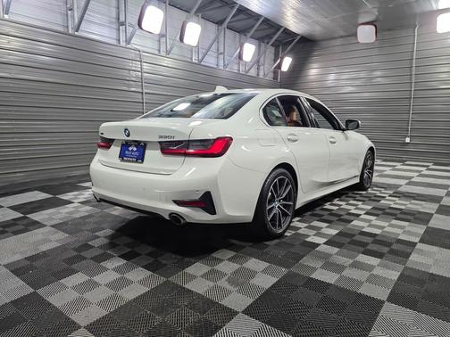 2021 BMW 330 i xDrive