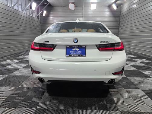 2021 BMW 330 i xDrive