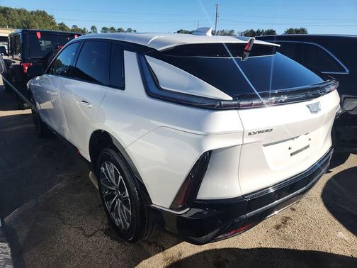 2025 Cadillac LYRIQ Sport