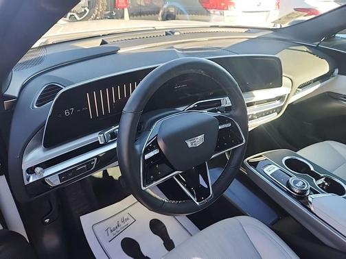 2025 Cadillac LYRIQ Sport