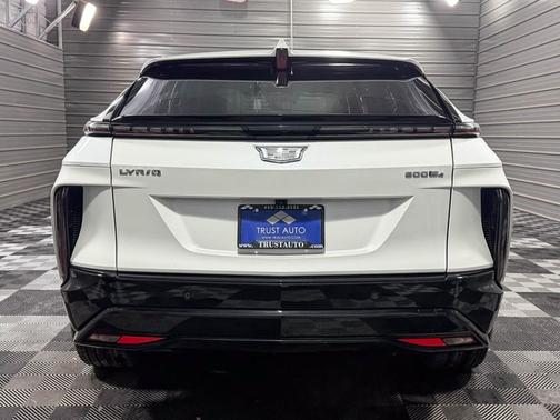 2025 Cadillac LYRIQ V