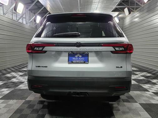 2025 Toyota Grand Highlander Hybrid XLE