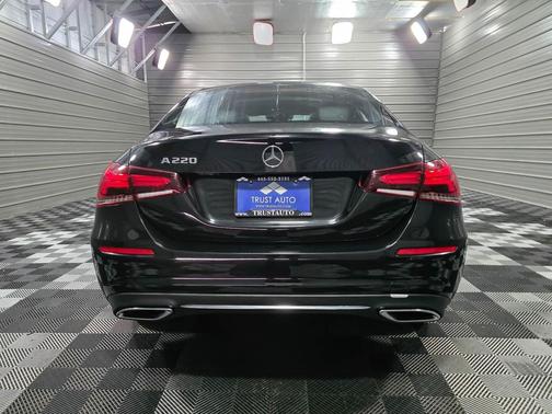 2019 Mercedes-Benz A-Class A 220 4-Door Sedan w/Premium Pkg