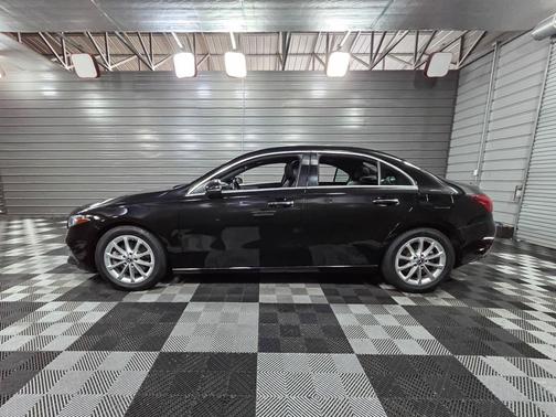 2019 Mercedes-Benz A-Class A 220 4-Door Sedan w/Premium Pkg