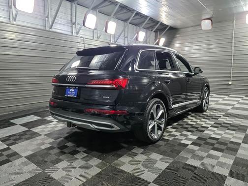2021 Audi Q7 55 Prestige