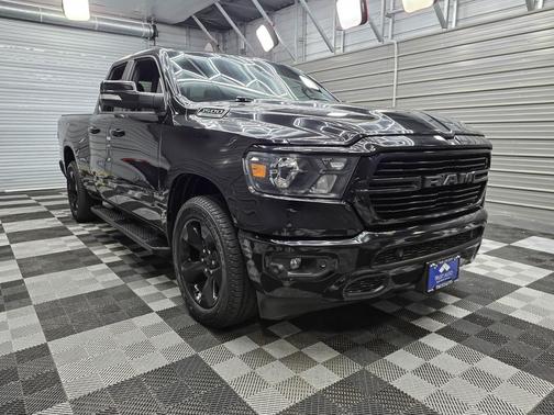 Diamond Black Crystal Pearlcoat 2019 RAM 1500 Big Horn