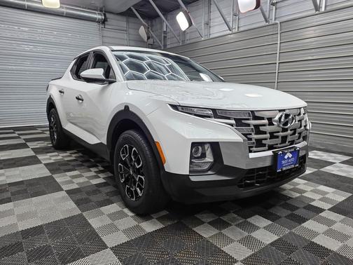 Atlas White 2023 Hyundai SANTA CRUZ SE Crew Cab Pickup Truck