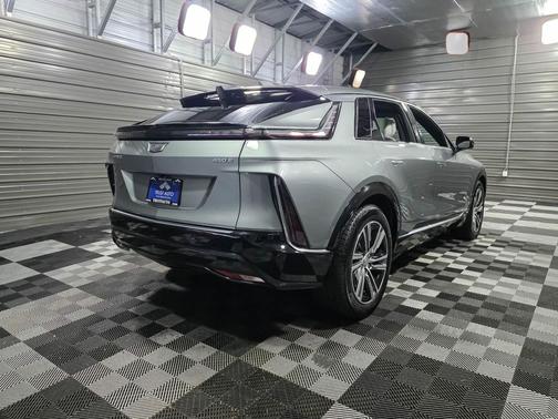 2024 Cadillac LYRIQ V