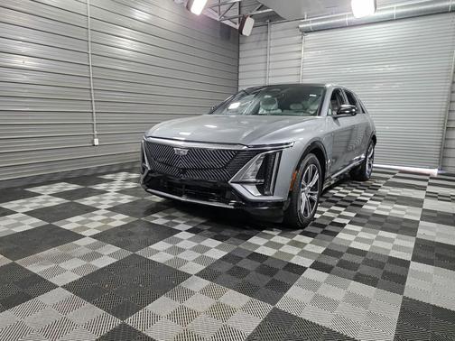 2024 Cadillac LYRIQ V