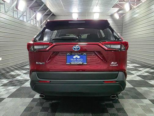2024 Toyota RAV4 Hybrid XLE