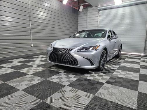 2024 Lexus ES 300h Luxury