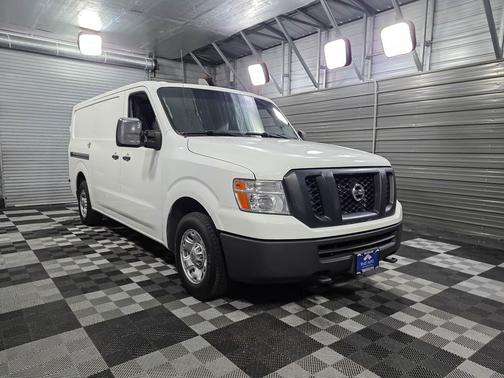 2017 Nissan NV Cargo NV2500 HD SV V8