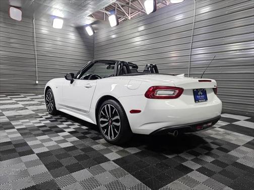 2019 FIAT 124 Spider Base
