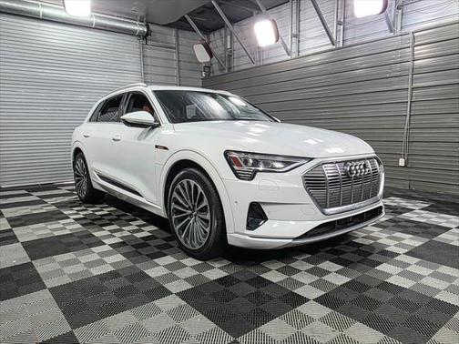 2019 Audi e-tron Prestige