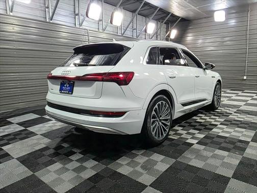 2019 Audi e-tron Prestige