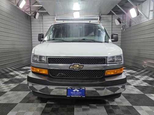 2021 Chevrolet Express 2500 135'' WB Low Roof 6.6L V8 Minivan/Van w/Roof Rack/Shelving Storage System