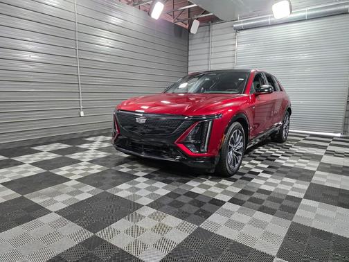 2024 Cadillac LYRIQ Sport