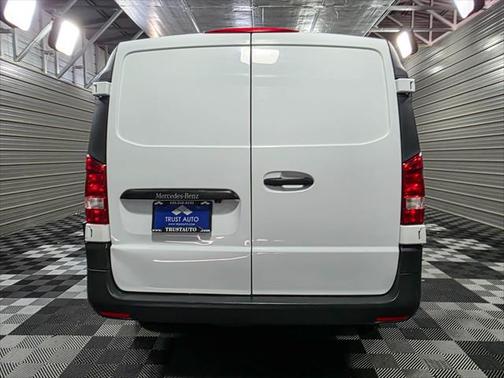 2020 Mercedes-Benz Metris Base