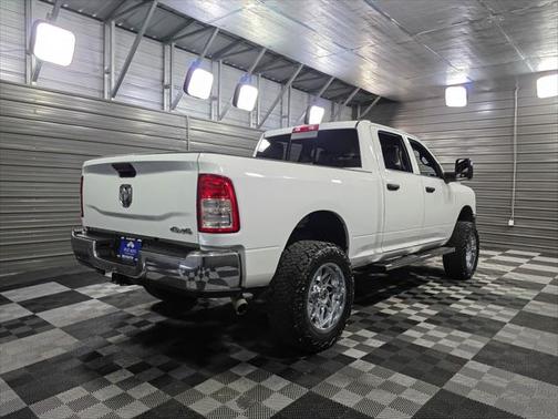 2024 RAM 2500 Tradesman 4WD Crew Cab 6-Pass Pickup Truck
