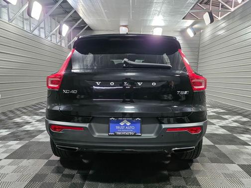 2019 Volvo XC40 T5 R-Design
