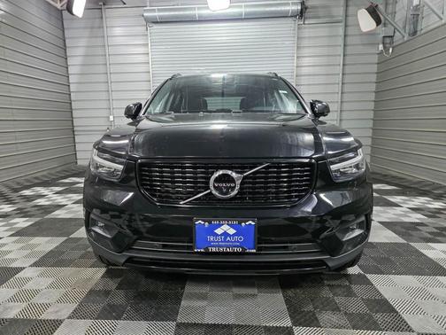 2019 Volvo XC40 T5 R-Design