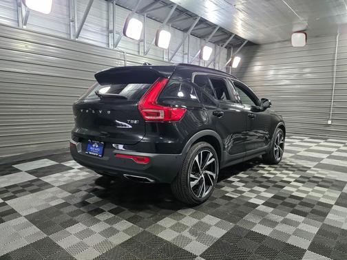2019 Volvo XC40 T5 R-Design