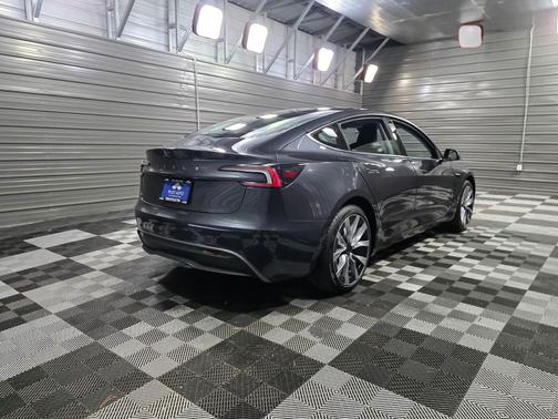 2025 Tesla Model 3 Long Range