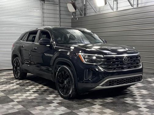 2024 Volkswagen Atlas Cross Sport 2.0T SE w/Technology 4MOTION