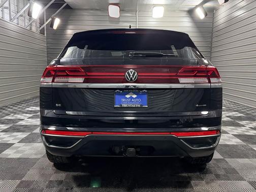 2024 Volkswagen Atlas Cross Sport 2.0T SE w/Technology 4MOTION