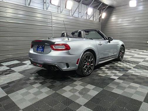 2018 FIAT 124 Spider Base