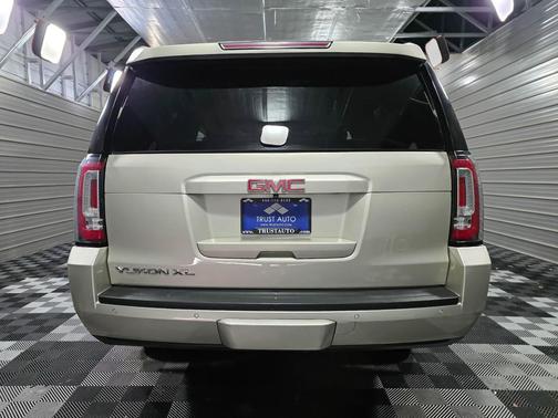 2017 GMC Yukon XL SLT