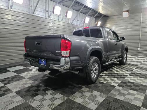 2017 Toyota Tacoma SR5