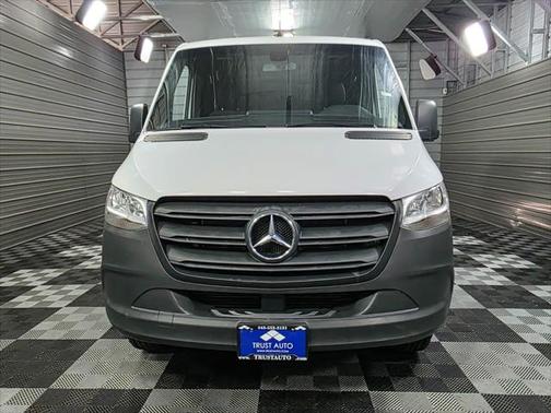 2019 Mercedes-Benz Sprinter 1500 144''WB 5-Passenger Minivan/Van
