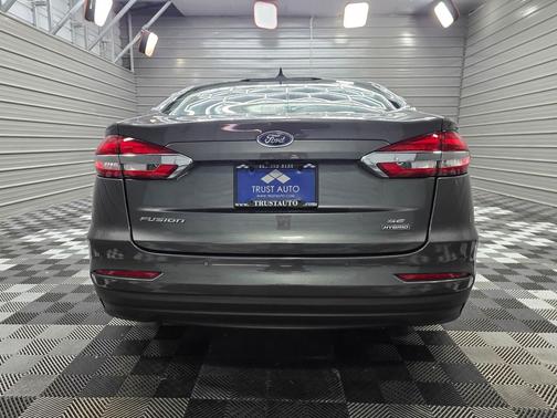 Magnetic Metallic 2020 Ford Fusion SE Hybrid-Electric Sedan