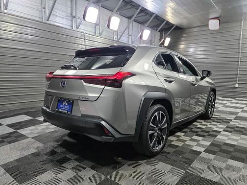 Atomic Silver 2019 Lexus UX 250h Base
