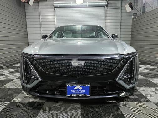 2024 Cadillac LYRIQ V