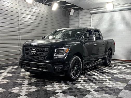 2023 Nissan Titan SV