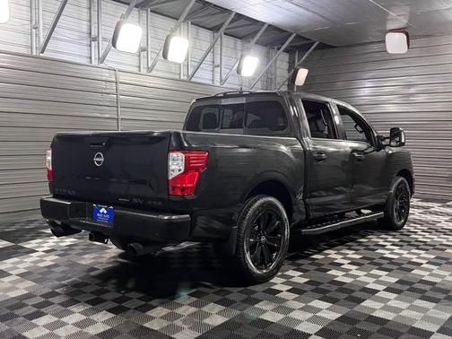 2023 Nissan Titan SV